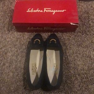 Size 11B Salvatore Ferragamo Navy Pumps